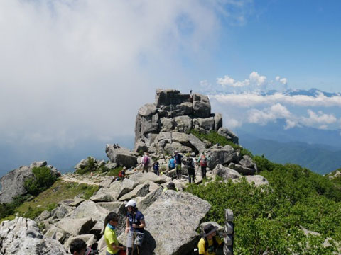 3.金峰山五丈岩（甲府）