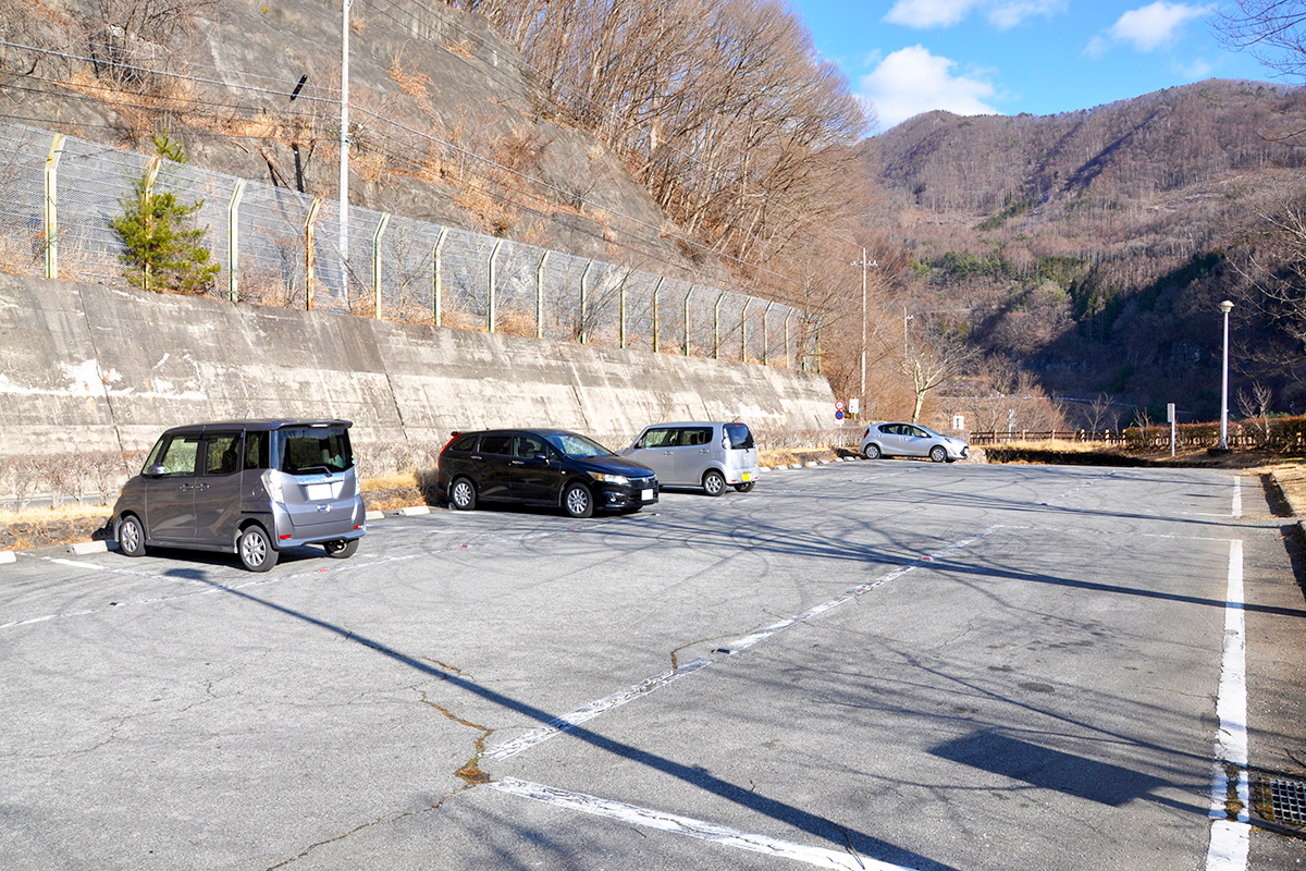 荒川ダム展望広場駐車場