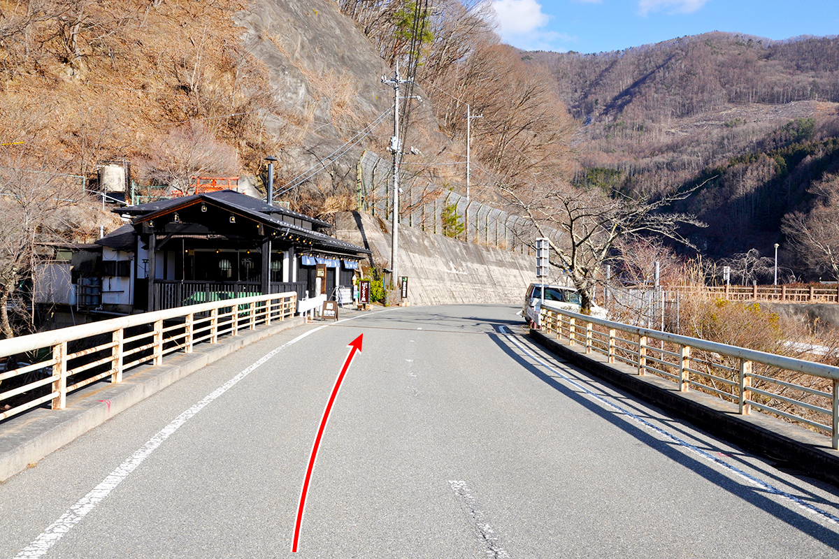 荒川ダム展望広場駐車場案内2